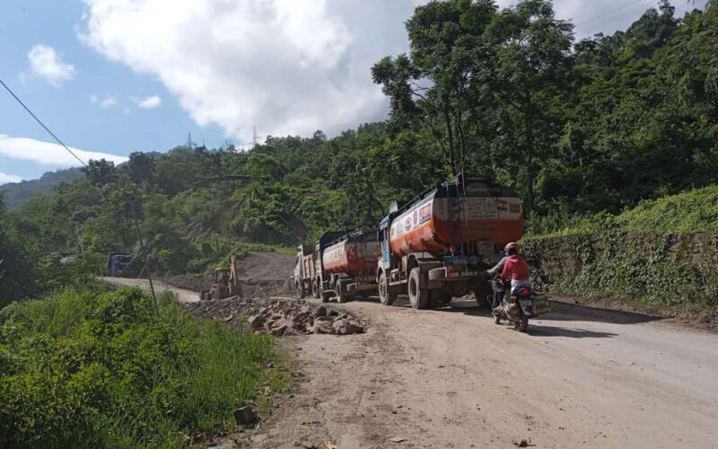 नेशनल हाइवे -२९ को कोहिमा जिल्ला अन्तर्गत जुब्जा पूलको छेउमा गएको पैर्होमा केही मात्रामा सुधार