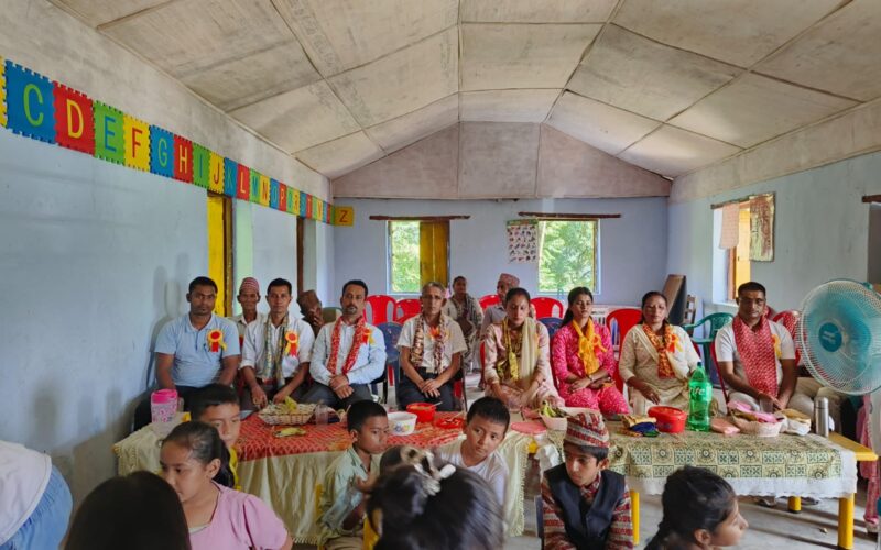 लोवर बिरिङ प्राथमिक पाठशालामा शिक्षक दिवस पालन ।