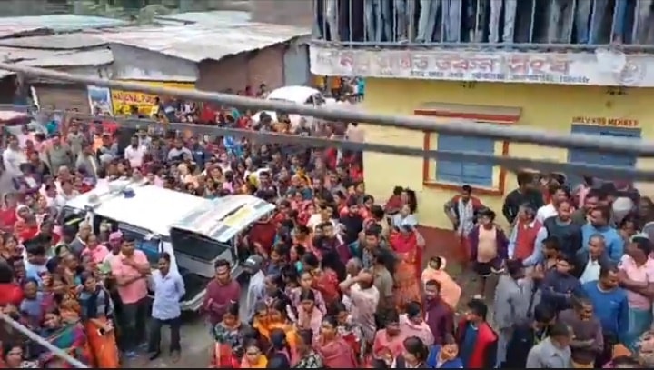 श्रीमती र छोराको हत्या गरी आफू पनि आत्महत्या गरे।