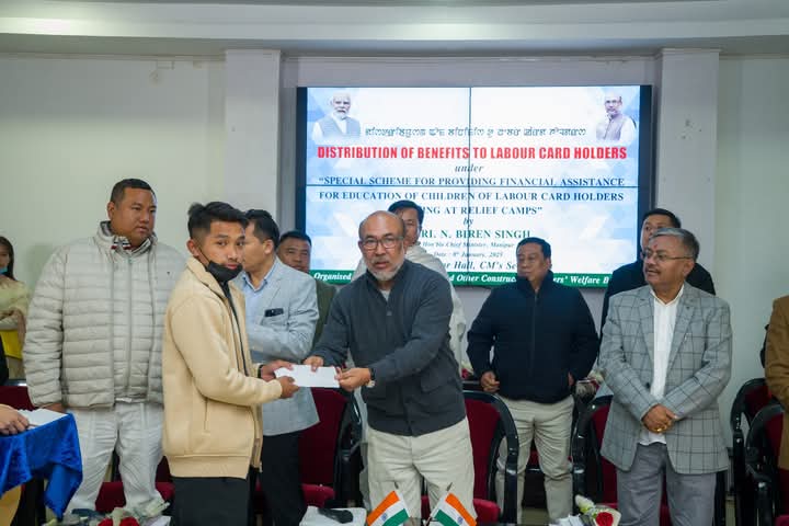 मणिपूर राज्य सरकारले गर्‍यो मजदुरहरुलाई सहयोग