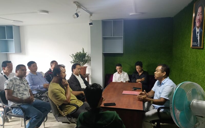 एसडीएफ पार्टीको एउटा जरुरी सभा पार्टी मुख्यालयमा सम्पन्न