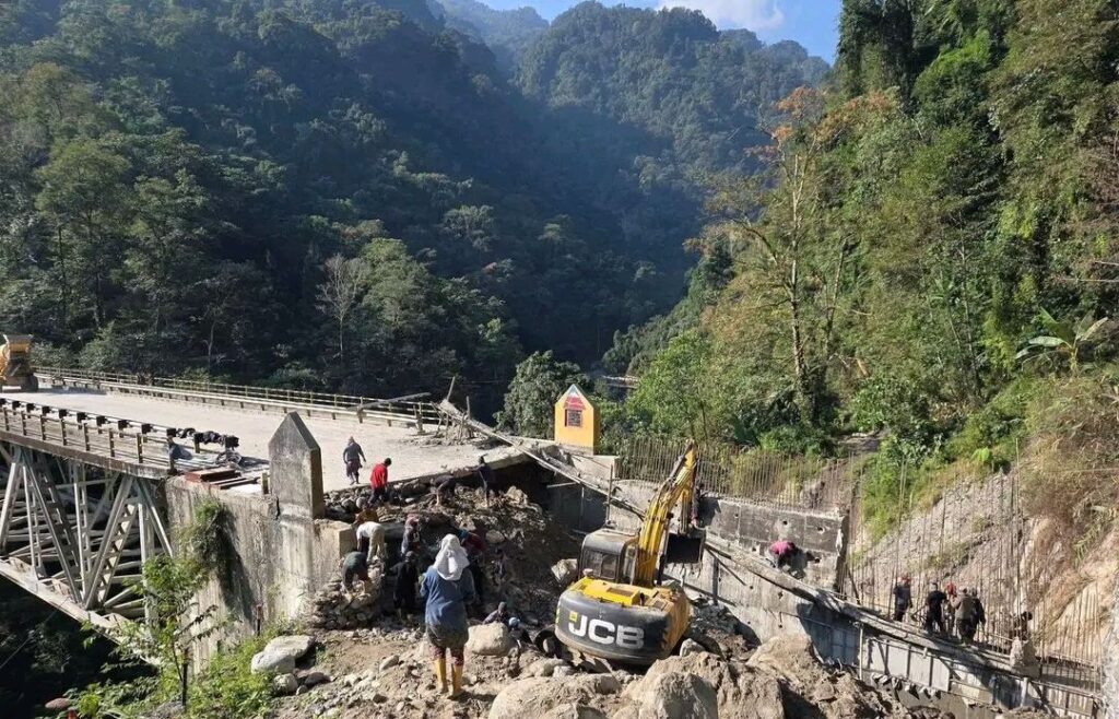 रिन्खोला सडक पुलको पुनर्स्थापना कार्य निरीक्षण