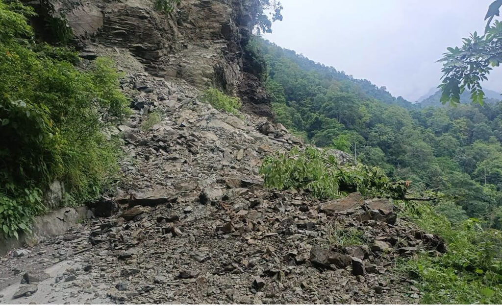 Rangpo–Rorathang Road Expected to Reopen Tomorrow After Landslide Clearance Work